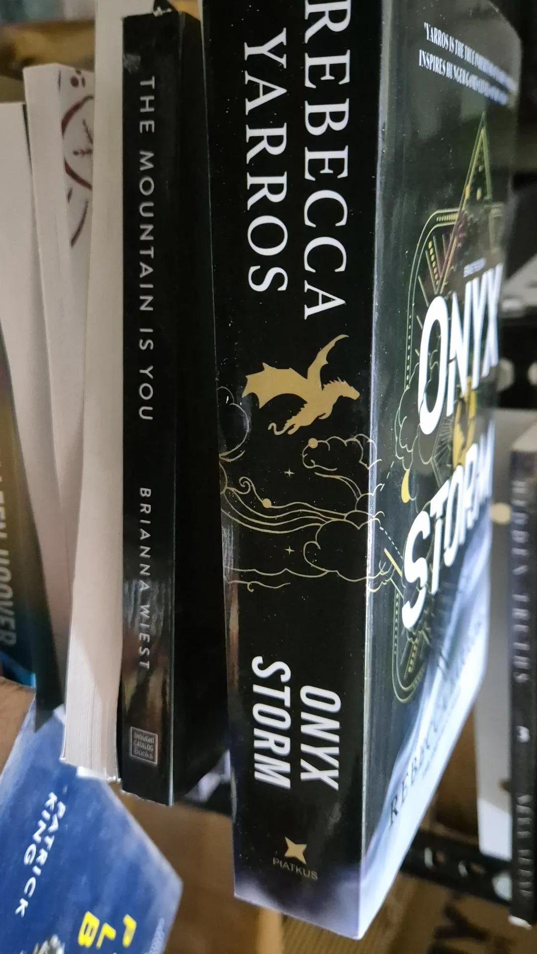 Onyx Storm (The Empyrean, #3) by Rebecca Yarros